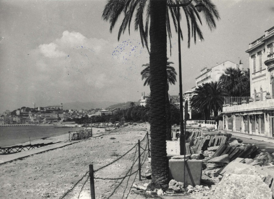 Les plages de la Croisette, dégâts pendant la Seconde guerre (13Fi371).jpg
