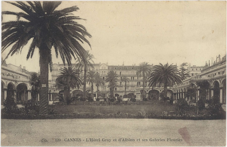 Le Gray et d'Albion et les Galeries Fleuries  vers 1930 (10Fi804).jpg