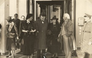 Conférence de la Paix de 1922, Lloyd George et Churchill (73S58).jpg