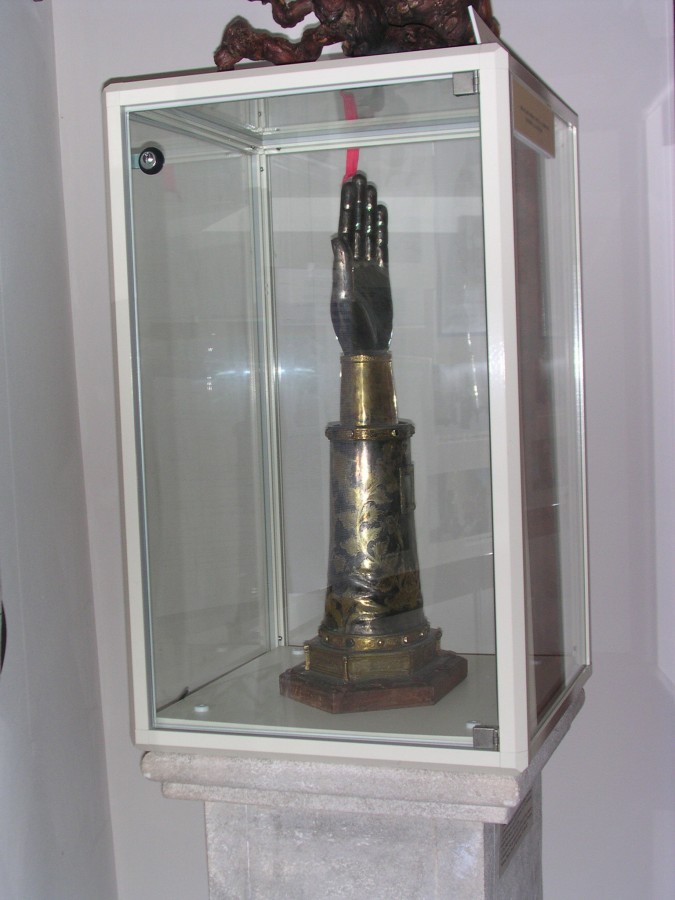 Reliquaire du bras de Saint Honorat, Muse de Mougins 