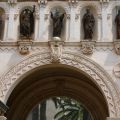 Portique d'entre, statues des saints  Mairie de Cannes (img2453)