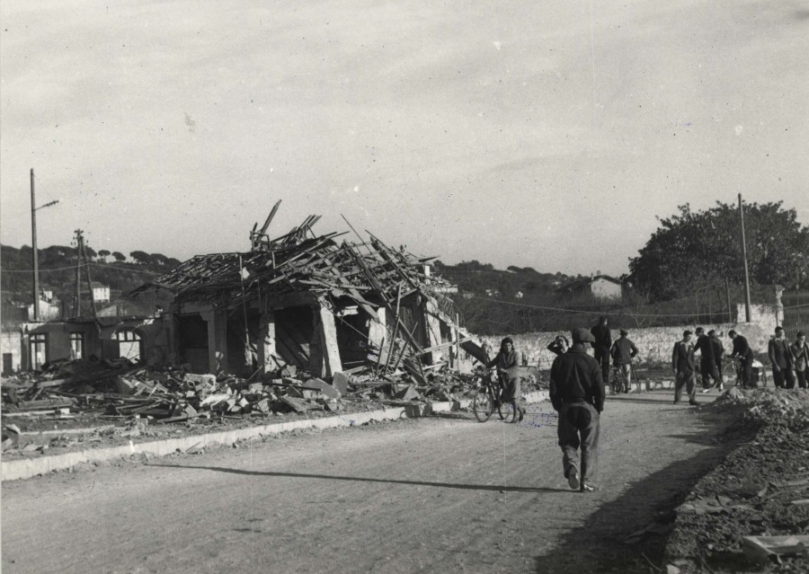 Photographie des destructions de La Bocca. 1943 (13Fi241)
