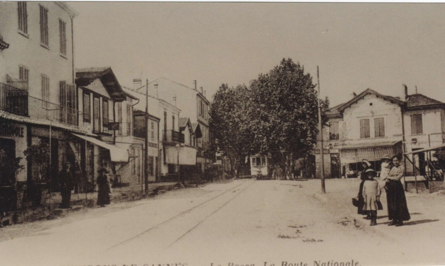 Photographie reprsentant La Bocca centre, route nationale. 1917 (32Fi1744)