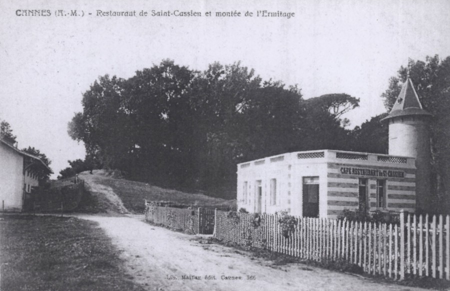 Photographie du Restaurant de Saint-Cassien et monte de l'Ermitage. Annes 1900 (2Fi3105)