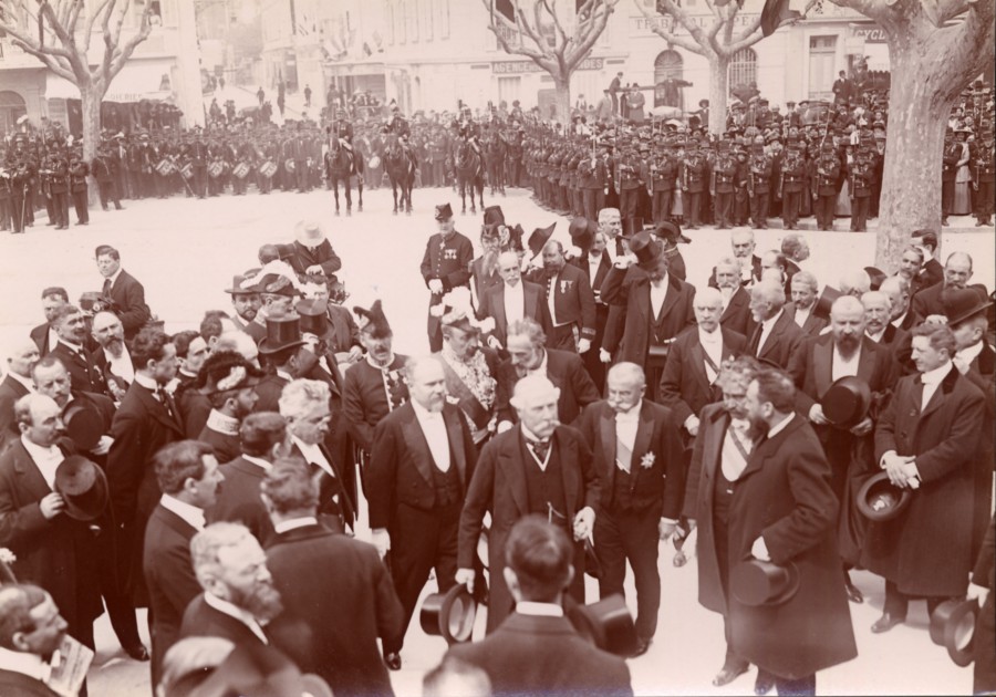 Foule pour l'inauguration du monument  Edouard VII, 1912 (19S28_4_6)