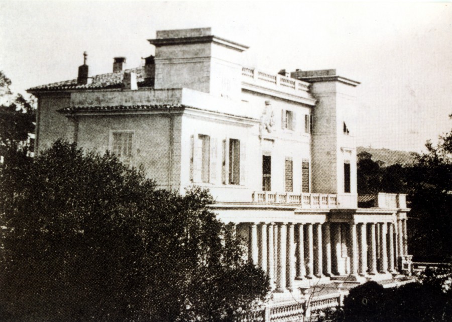 Villa de Lord Brougham, incluse dans un lotissement aujourd'hui, AMC 32Fi521