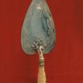 Truelle pour la pose de la premire pierre, manche en ivoire sculpt, plat de l'outil en argent - 1878 (32Fi1072)