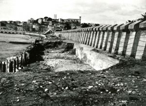 Photographie des défenses allemandes, nommées le Mur de la Méditerranée, 1943-1944 (13Fi120)