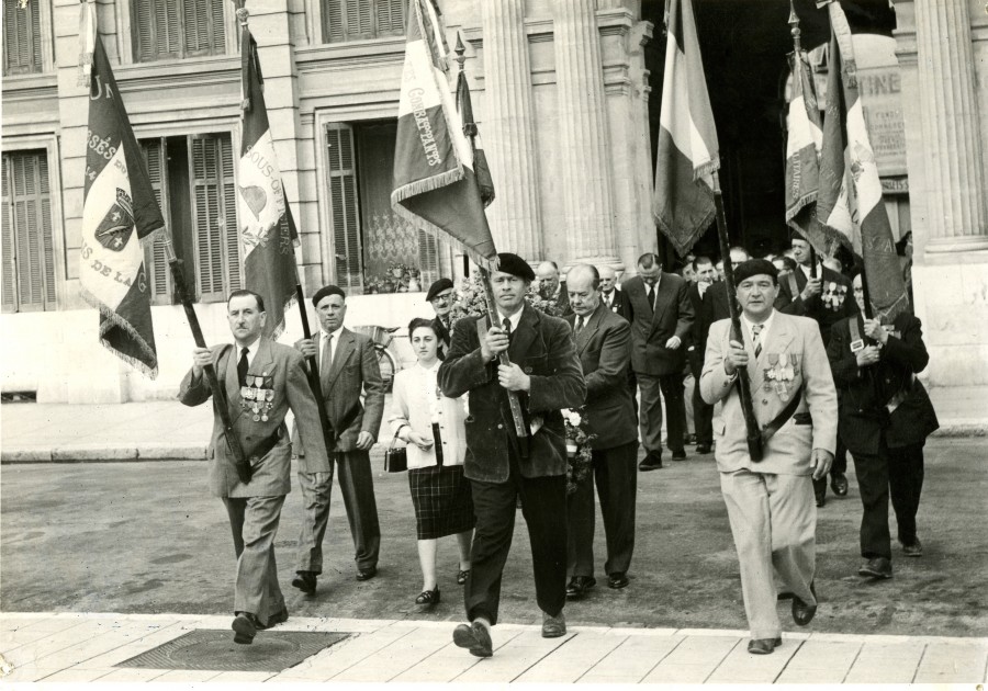 Photographie de l'hommage rendu  Hlne Vagliano, rsistante cannoise fusille  Nice, 1945 (13Fi94)