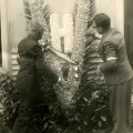 Photographie de l'hommage rendu à Hélène Vagliano, résistante cannoise fusillée à Nice, 1945 (13Fi94)