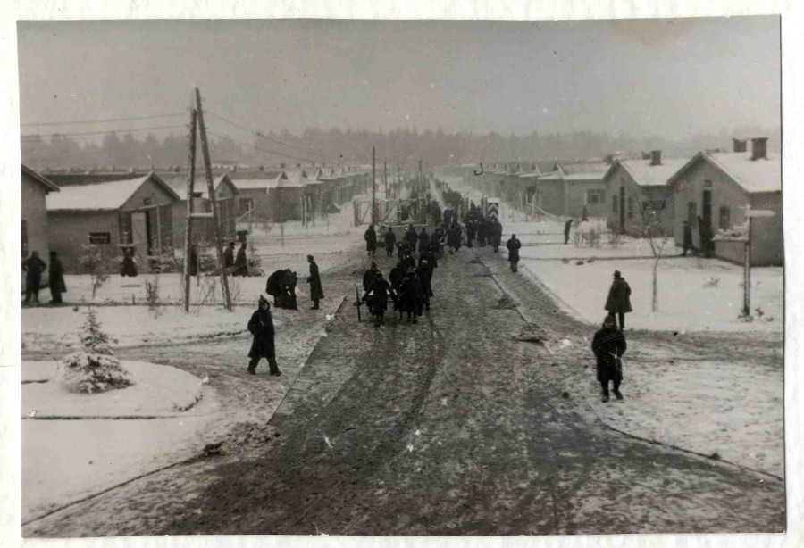  Stalag , baraquement Wladimir Abukow, prisonnier de guerre, 1939-1945 (44Fi234)