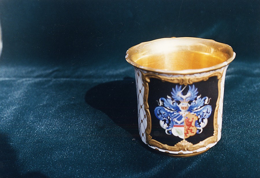 Le blason des Skrypitzine, sur porcelaine de Saxe (BH794)