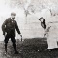 Deux golfeurs, le grand-duc de Russie, et sa femme, la comtesse de Torby (source : Archives de Mandelieu)