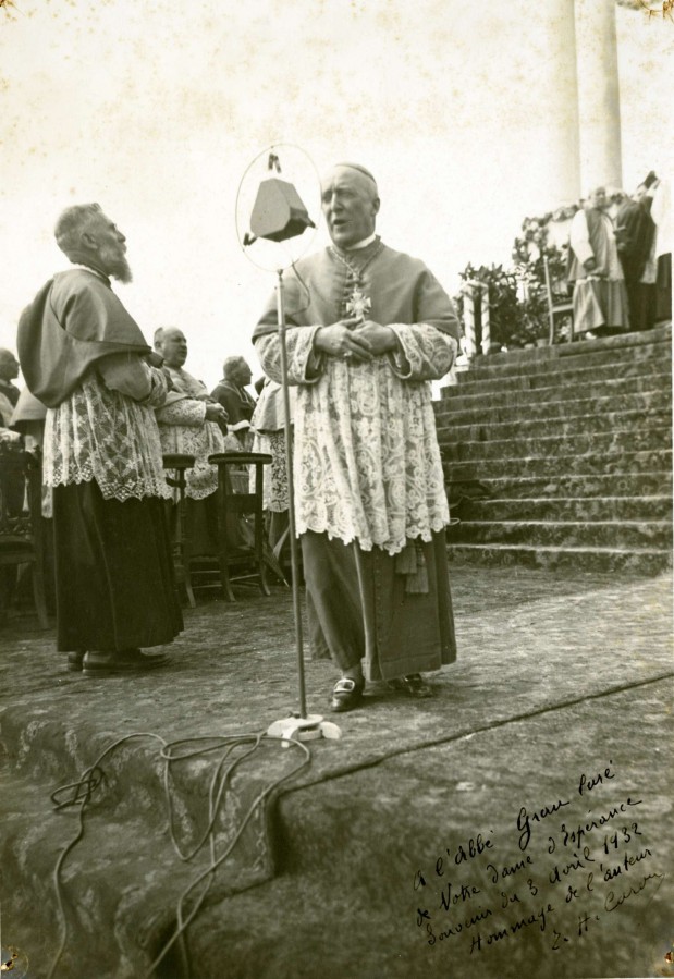 L'abb Grau, ancien chanoine au Suquet, lors du couronnement en 1932 (25Fi1741)