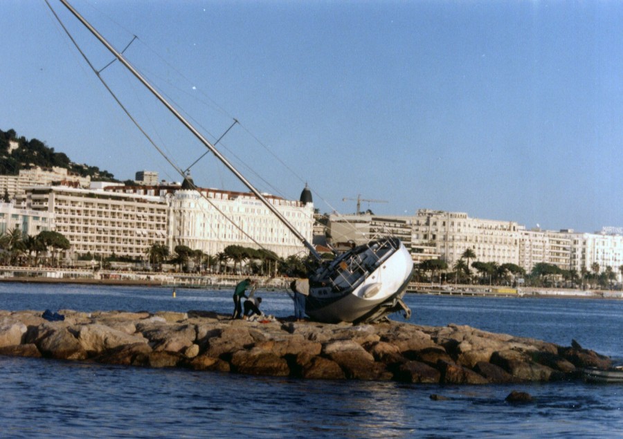 Embarcation choue suite  une tempte, 1998 (AMC 45Fi71)