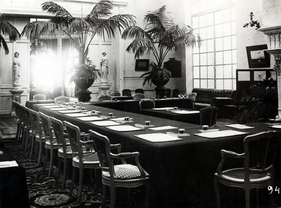 Le Cercle Nautique, salon en 1932 (9Fi841).jpg