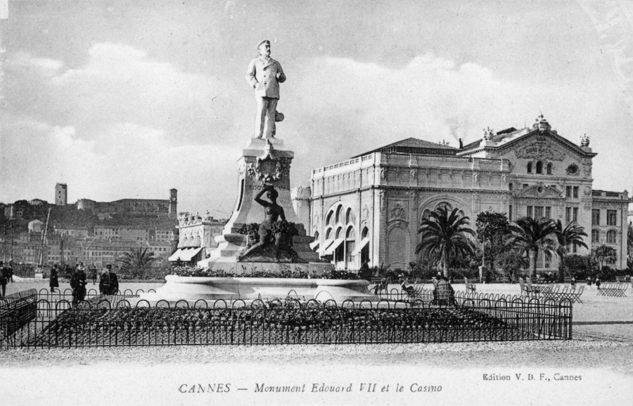 Monument Edouard VII et le Casino Municipal (2Fi74).jpg