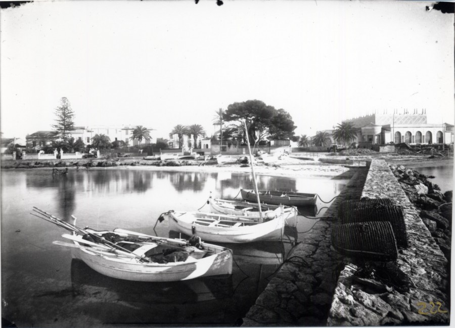 Pointe Croisette avec port du Palm Beach et boulevard de la Croisette vers 1930 (25Fi80).jpg