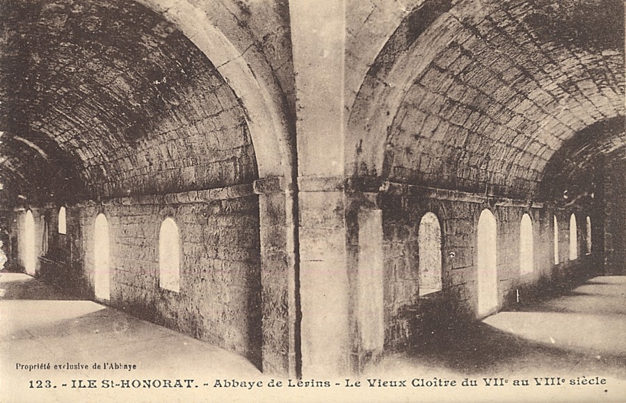 Vieux clotre de l'abbaye, dbut XXe, 2Fi327  Giletta