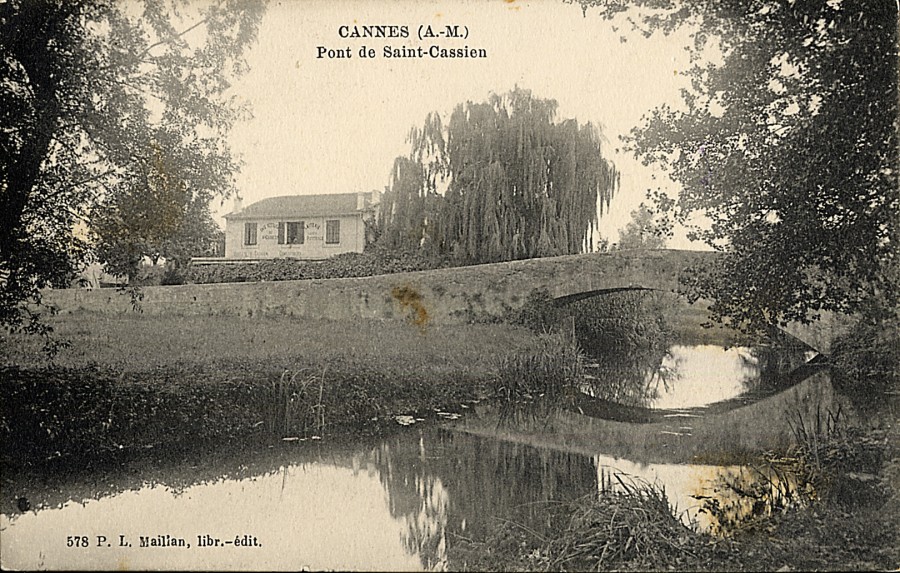 Carte postale du pont de Saint-Cassien. Annes 1900 (2Fi2050)