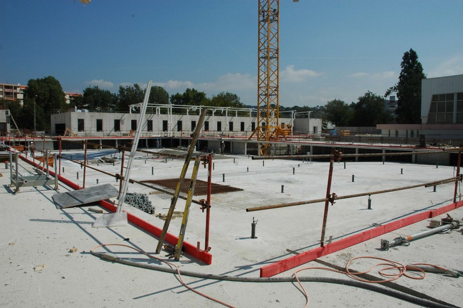 Photographie de la construction du centre aquatique Pierre de Coubertin. 2012 (44Fi35)