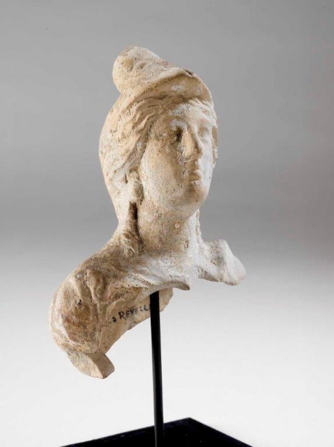 Statuette Vnus casque (Minerve), terre cuite  Muse de la Castre, n 2007.0.78 
