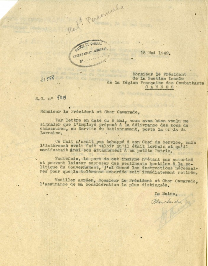 Lettre au sujet d'un employ portant une croix de Lorraine, 1942 (6F15)