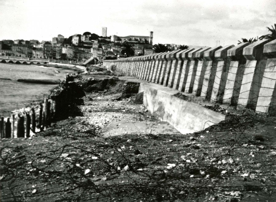 Photographie des dfenses allemandes, nommes le Mur de la Mditerrane, 1943-1944 (13Fi120)