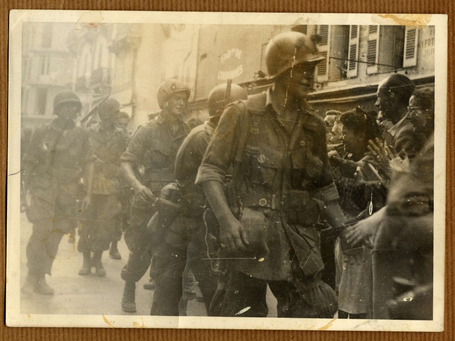 Photographie des troupes amricaines aprs la Libration de Cannes, aot 1944 (38Num20)