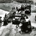 Photographie de l'arrivée des troupes américaines avec leur matériel par la Siagne, 1944 (13Fi24)