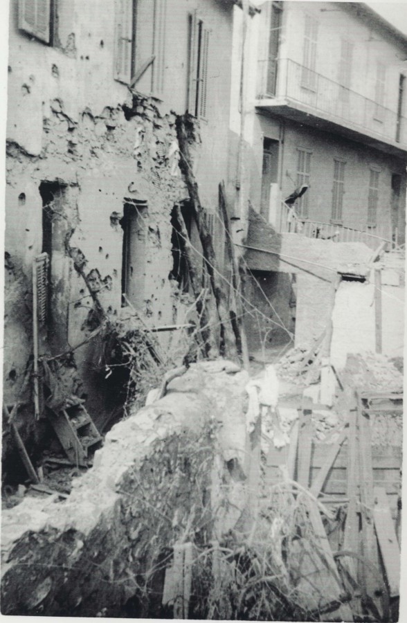 Photographie du bombardement du 13 juin 1940, maison François Raybaud, 1940 (8Fi105)