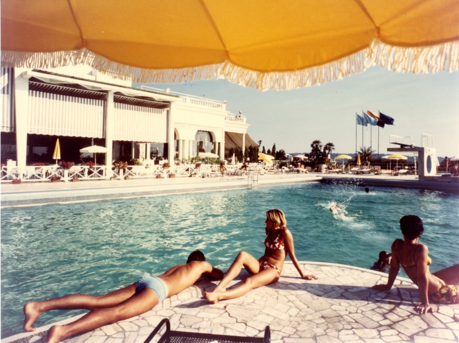 Piscine du Palm Beach, avec baigneurs (14Fi165)  A. Fernandez
