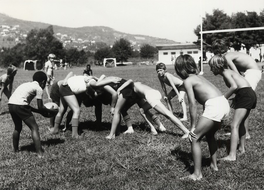 Enfants jouant, années 60, AMC 17Fi76