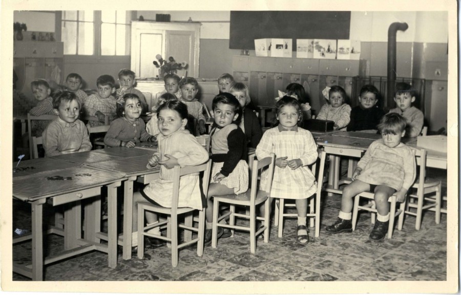 Enfants en classe, Bocca centre, annes 50