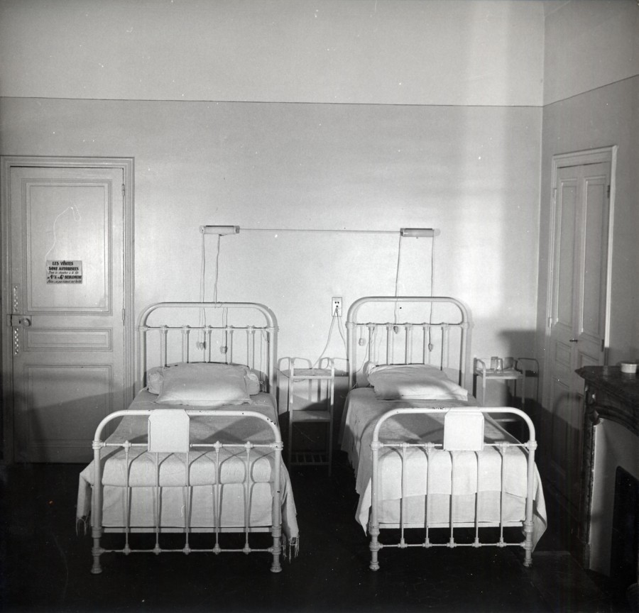 Maternité clinique Carnot, AMC 38Num15, années 50