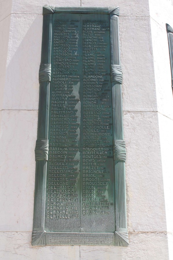 Liste sur le monument aux morts (photo AMC)