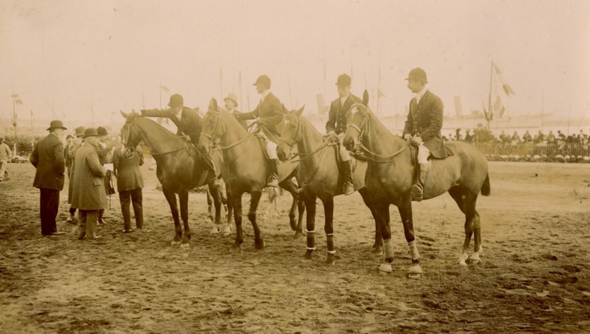Cavaliers sur la plage