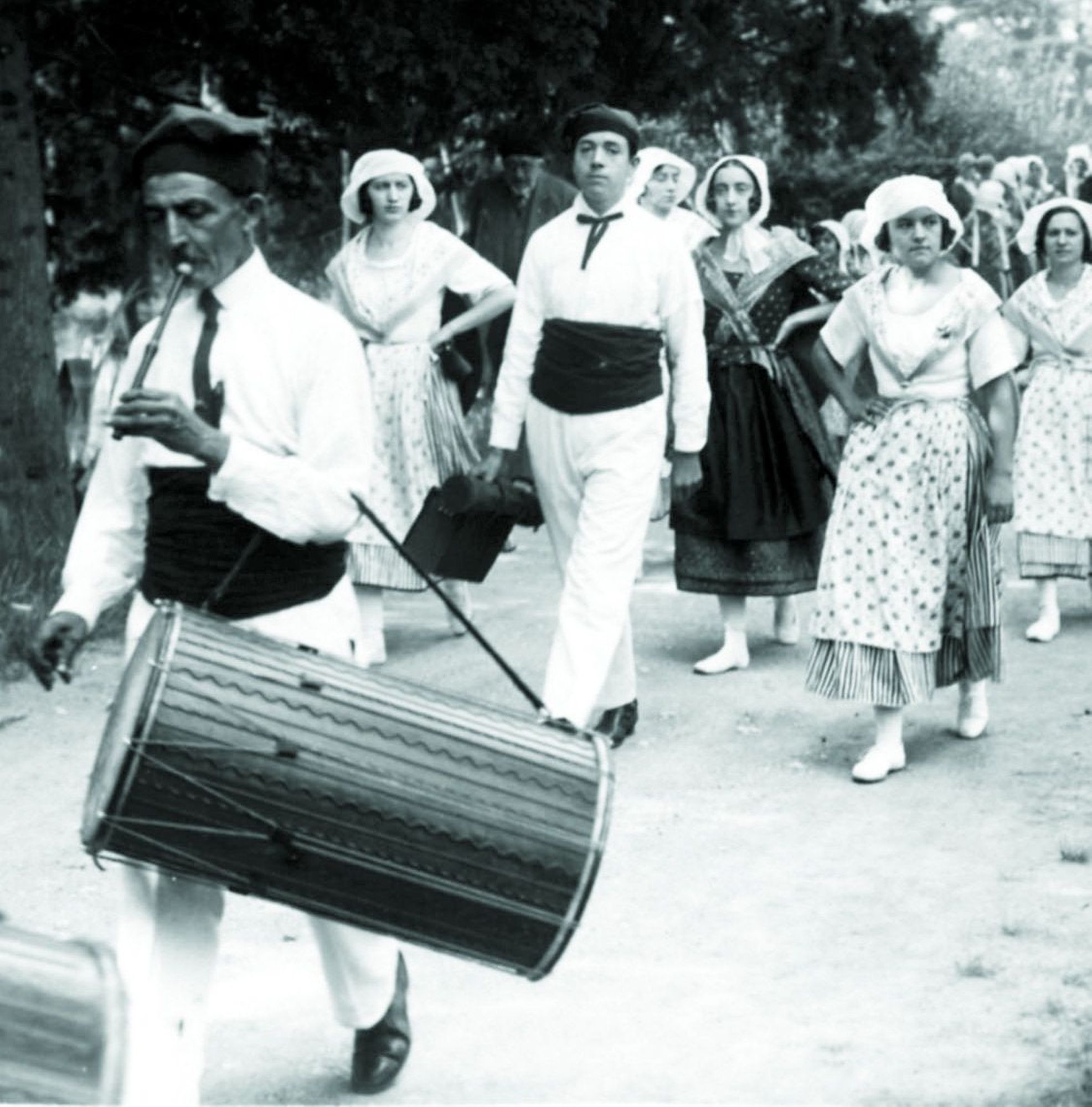 Festivités populaires, dont la Saint Sauveur