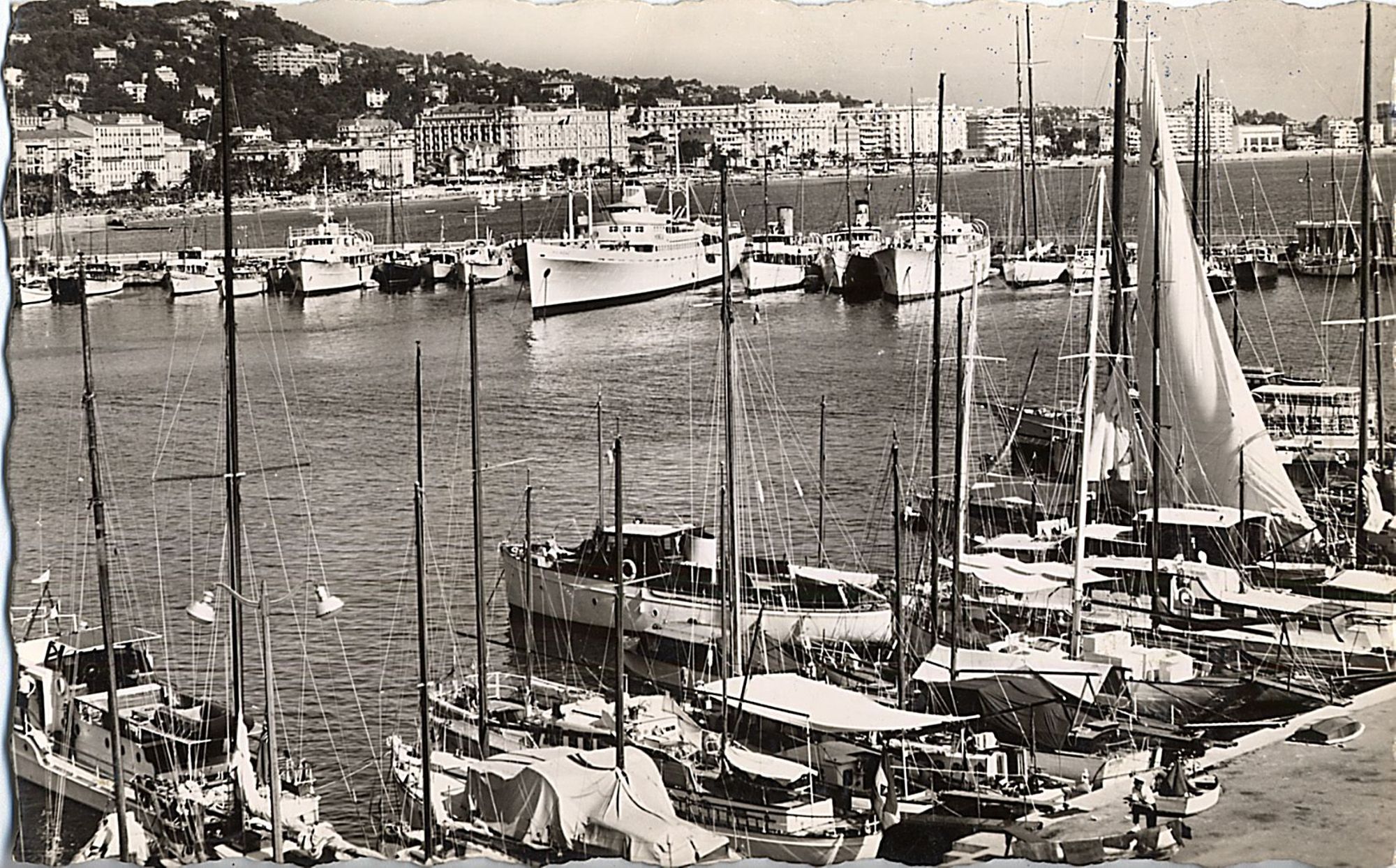 Yachts, voiliers et régates