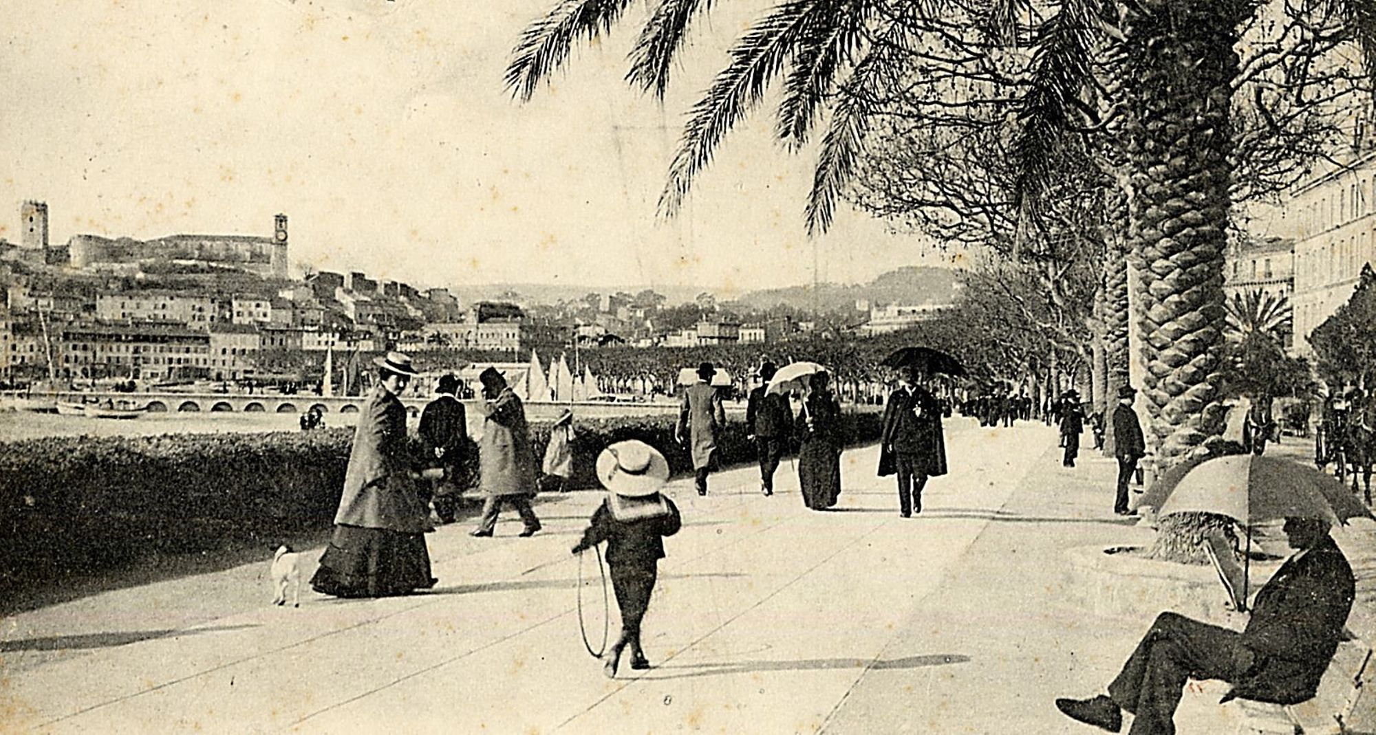 Enfants sur la Croisette