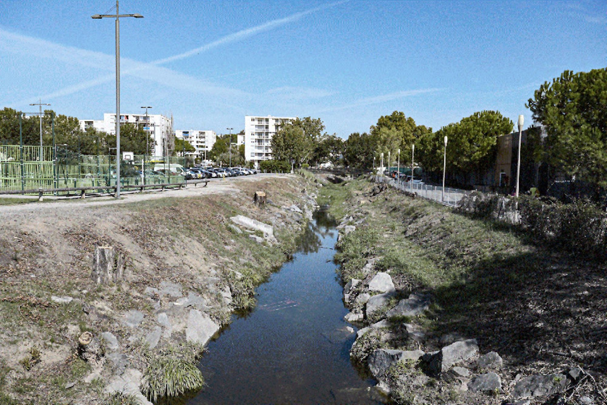 La Frayère, le cours d’eau élargi et une promenade végétalisée créée, août 2023 © Mairie de Cannes