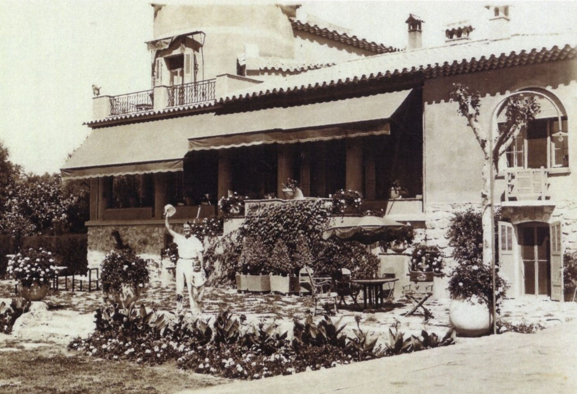 Maurice Chevalier en sa villa de Cannes (AMC BH794, image privée M.D.)